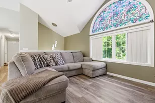 37 Moreland Green Dr, Worcester, MA 01609 - Photo 4