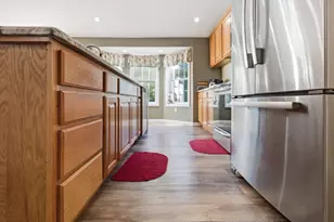 37 Moreland Green Dr, Worcester, MA 01609 - Photo 10