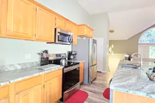 37 Moreland Green Dr, Worcester, MA 01609 - Photo 10