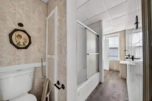 420 Bradford Ave, Fall River, MA 02721 - Photo 18