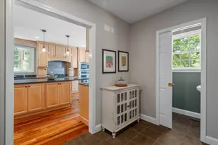 18 Wood St, Southborough, MA 01772 - Photo 16