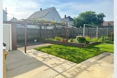 15 Bristol St, Ludlow, MA 01056 - Photo 26