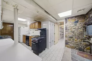 71 Lubec St, Boston, MA 02128 - Photo 32