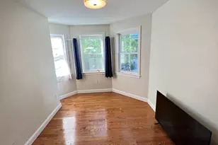 54 Crescent Ave, Malden, MA 02148 - Photo 8