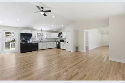 5 Kurtz St, Chicopee, MA 01013 - Photo 12