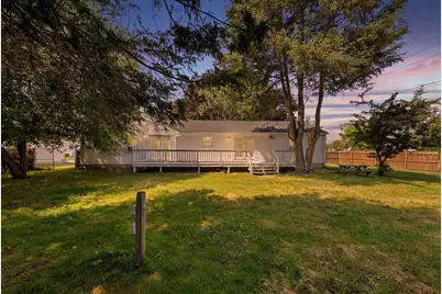 5 Kurtz St, Chicopee, MA 01013 - Photo 2