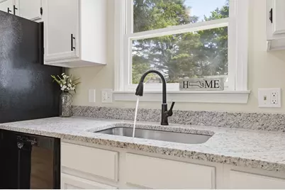 5 Kurtz St, Chicopee, MA 01013 - Photo 22