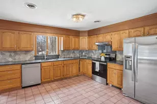 80 Elizabeth Dr, Ludlow, MA 01056 - Photo 16