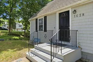 165R Green St, Stoneham, MA 02180 - Photo 2