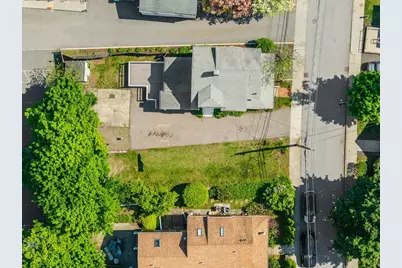 25 Curve St, Newton, MA 02465 - Photo 36