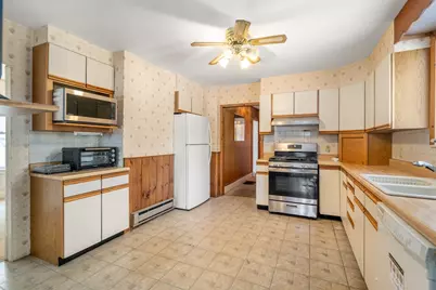 25 Curve St, Newton, MA 02465 - Photo 16