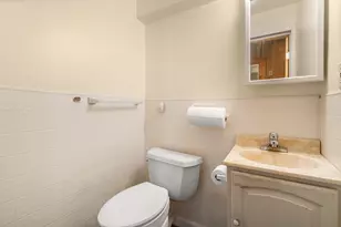 25 Curve St, Newton, MA 02465 - Photo 12