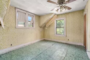 25 Curve St, Newton, MA 02465 - Photo 26