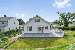 828 E Squantum St, Quincy, MA 02171 - Photo 2