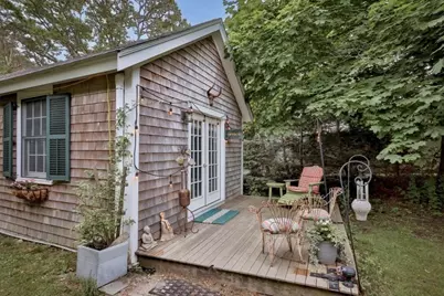 29 Jernegan Ave, Edgartown, MA 02539 - Photo 32