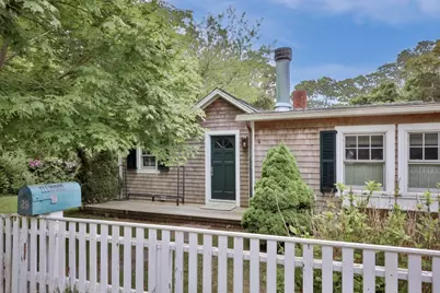 29 Jernegan Ave, Edgartown, MA 02539 - Photo 2