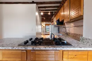 31 Myrtle St, Boston, MA 02114 - Photo 6