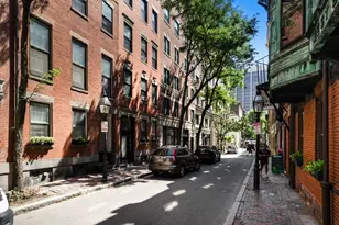 31 Myrtle St, Boston, MA 02114 - Photo 28