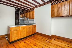 31 Myrtle St, Boston, MA 02114 - Photo 4