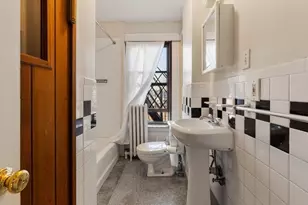 31 Myrtle St, Boston, MA 02114 - Photo 12