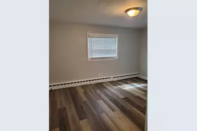725 Bay St, Springfield, MA 01109 - Photo 12