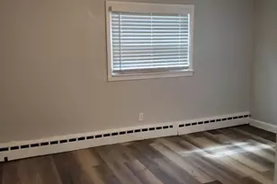 725 Bay St, Springfield, MA 01109 - Photo 12