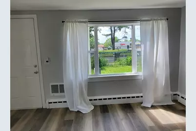 725 Bay St, Springfield, MA 01109 - Photo 2