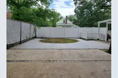 725 Bay St, Springfield, MA 01109 - Photo 24