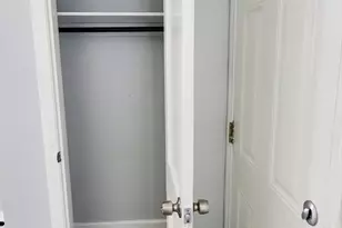 725 Bay St, Springfield, MA 01109 - Photo 4