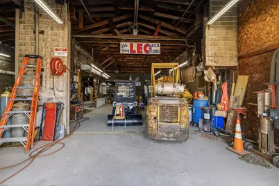 213 Peckham St, Fall River, MA 02724 - Photo 8
