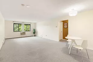 5 Hallmark Gdns, Burlington, MA 01803 - Photo 4