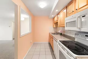 5 Hallmark Gdns, Burlington, MA 01803 - Photo 8