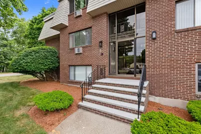 5 Hallmark Gardens #12, Burlington, MA 01803 - Photo 2