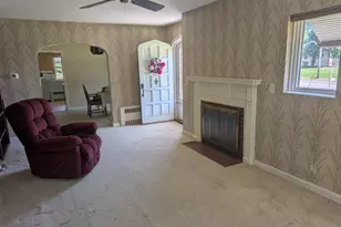 293 Jarvis Ave, Holyoke, MA 01040 - Photo 2