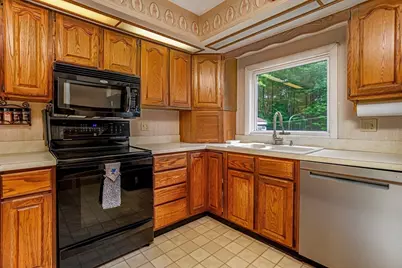 372 Franklin Rd, Fitchburg, MA 01420 - Photo 10