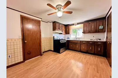 27 Flint St, Lynn, MA 01905 - Photo 8