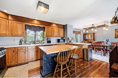 128 Swan Ave, Ludlow, MA 01056 - Photo 6