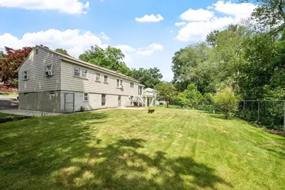414 Grove St, Reading, MA 01867 - Photo 8