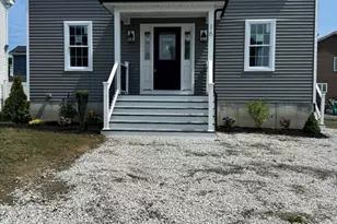 16 Princeton Cir, Fall River, MA 02722 - Photo 2