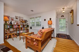 57 Amity Pl, Amherst, MA 01002 - Photo 4