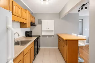 11 Commonwealth Ct, Boston, MA 02135 - Photo 14