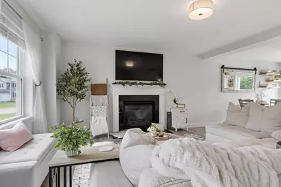 19 Lighthouse Ln, Westminster, MA 01473 - Photo 2
