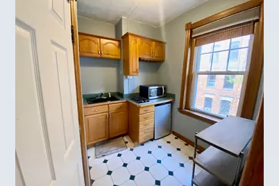 39 Revere St #3, Boston, MA 02114 - Photo 4
