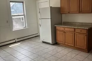 27 Salem St, Salem, MA 01970 - Photo 10