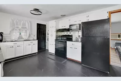 135 Bulat Dr, Springfield, MA 01129 - Photo 10
