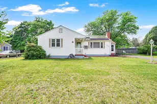 135 Bulat Dr, Springfield, MA 01129 - Photo 1