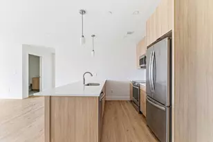 1035 Commonwealth Ave, Boston, MA 02215 - Photo 2