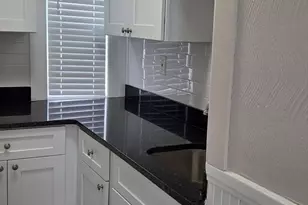 14 Caroline St, Worcester, MA 01604 - Photo 8
