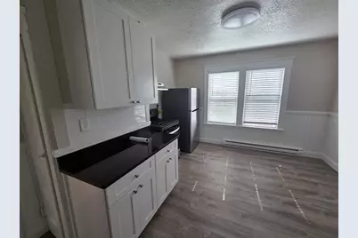 14 Caroline St, Worcester, MA 01604 - Photo 6