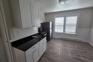 14 Caroline St, Worcester, MA 01604 - Photo 6